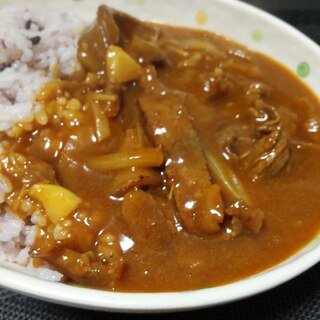 煮込むほどおいしい♡牛すじカレー